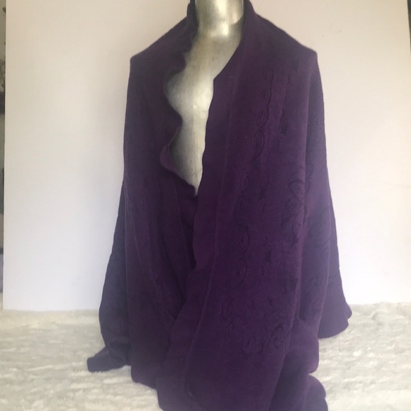 “DELILAH” “NWT” Purple Ladies Wrap. - Picture 2 of 8